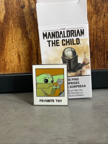 Star Wars Mandalorian The Child Polaroids Loungefly pin’s