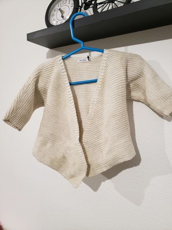 Gilet type layette au tricot