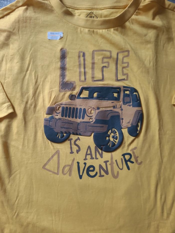 Tee shirt neuf 9/10 ans - photo numéro 2