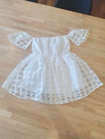 Jolie robe blanche idéale cérémonie T4-5 ans
