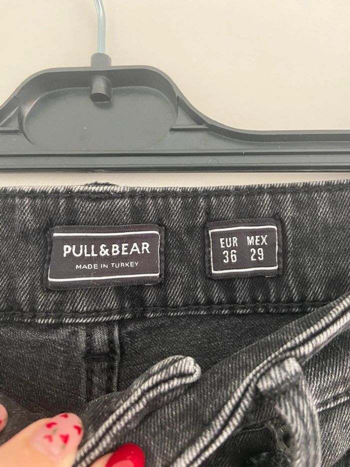 Jean troué Pull&Bear noir homme - photo numéro 4