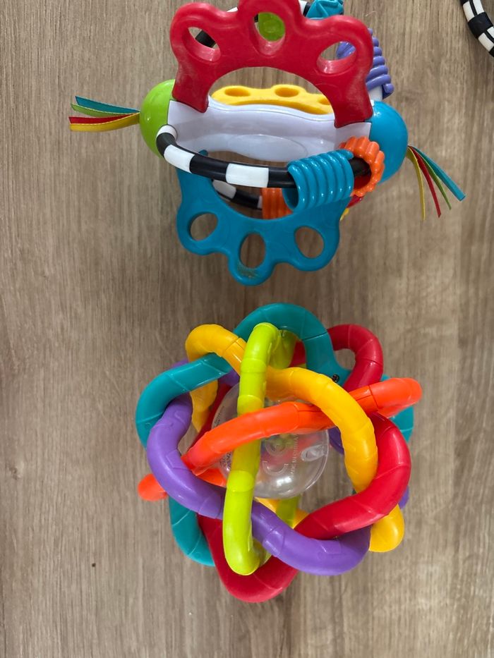 Lot de 2 jouets Playgro