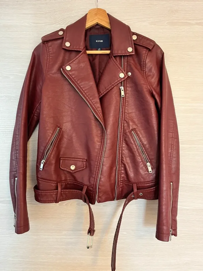 Veste simili cuir bordeaux taille 34 – Très bon état