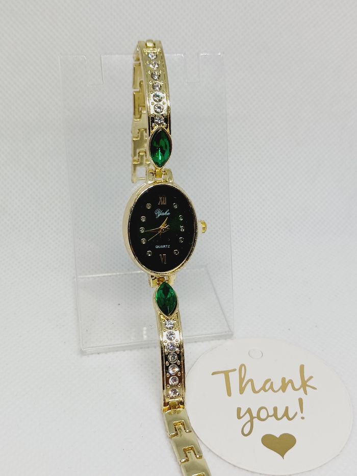 Montre chic et strass 🎁 - photo numéro 3