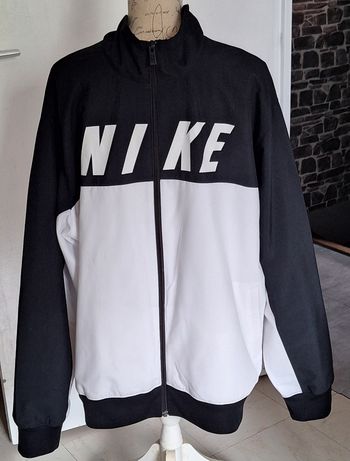 Veste de sport zippée Nike noire et blanche
