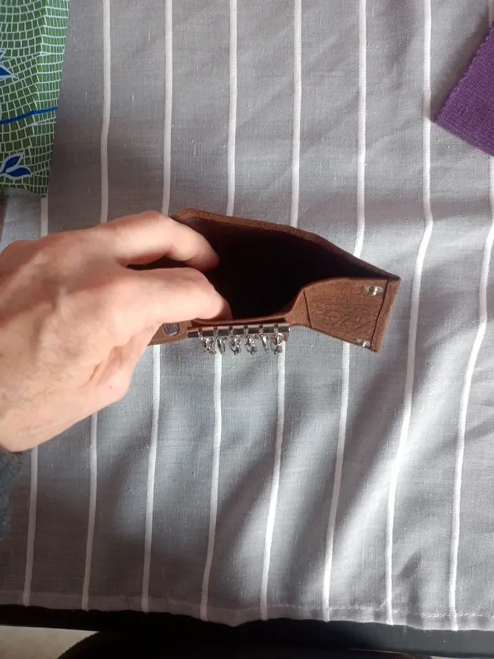 Pochette porte clefs en cuir - photo numéro 4