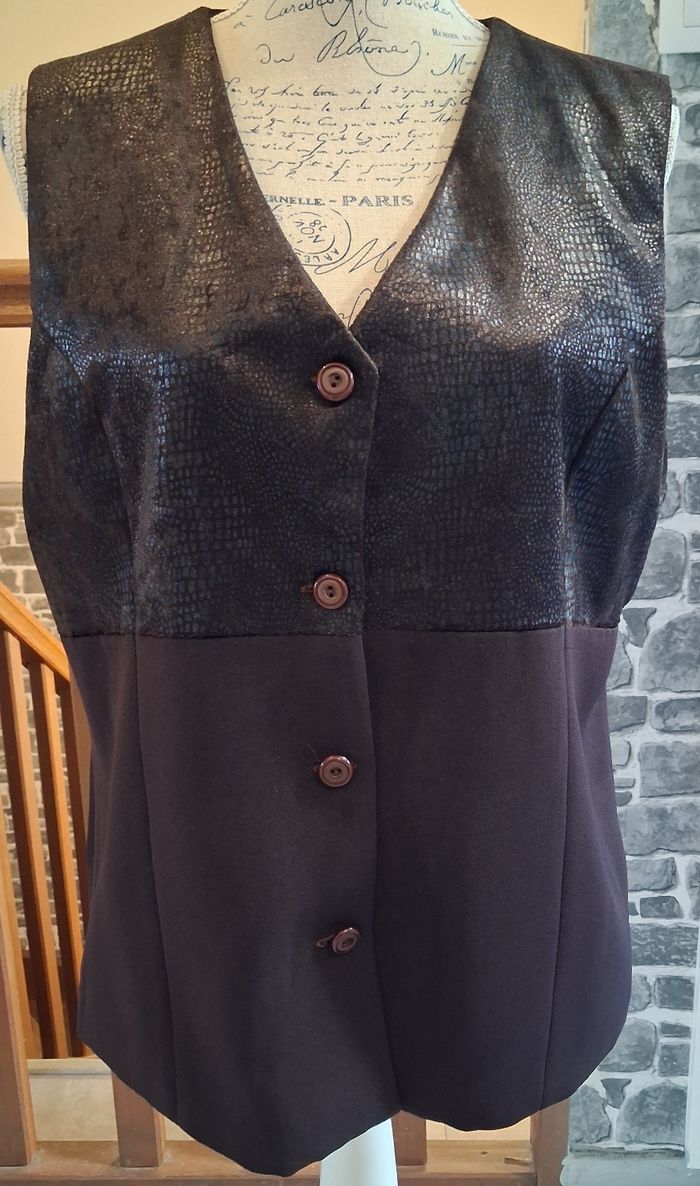 Gilet-boléro marron et imprimé reptile - photo numéro 1