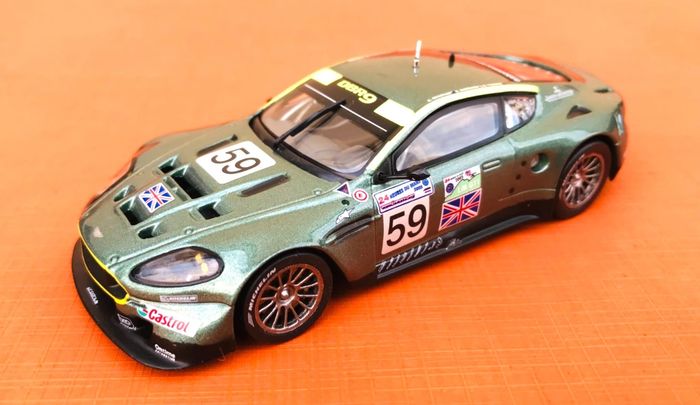 Voiture miniature Aston Martin DBR9 (2005) Echelle : 1/43ème - photo numéro 2