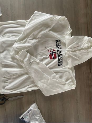 Sweat taille XxL neuf 