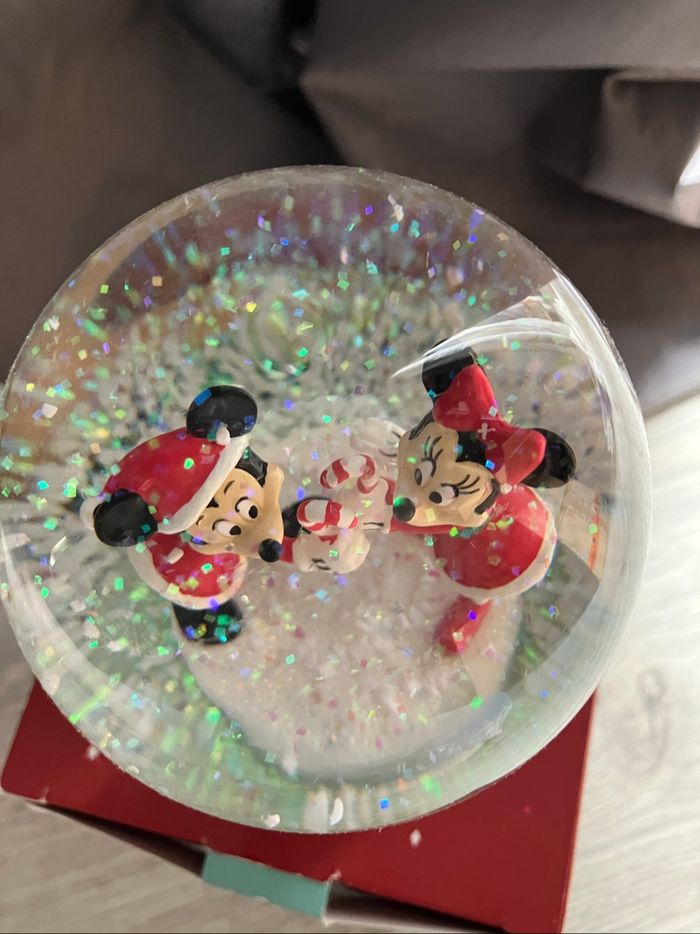 Boule à neige Noël 2020 Disney store - photo numéro 5