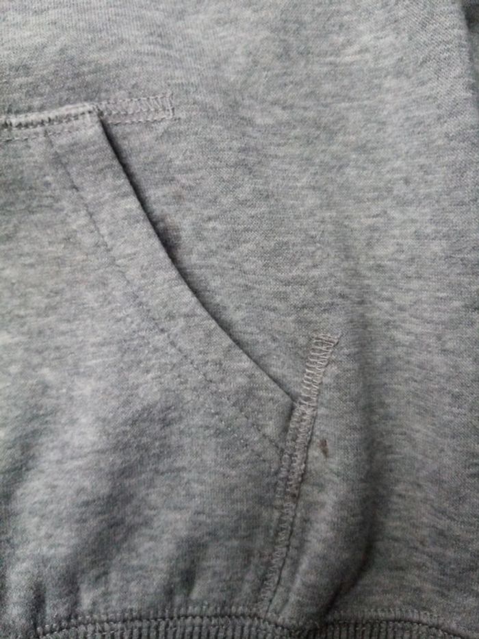 Sweat à capuche 6A Offert - photo numéro 3