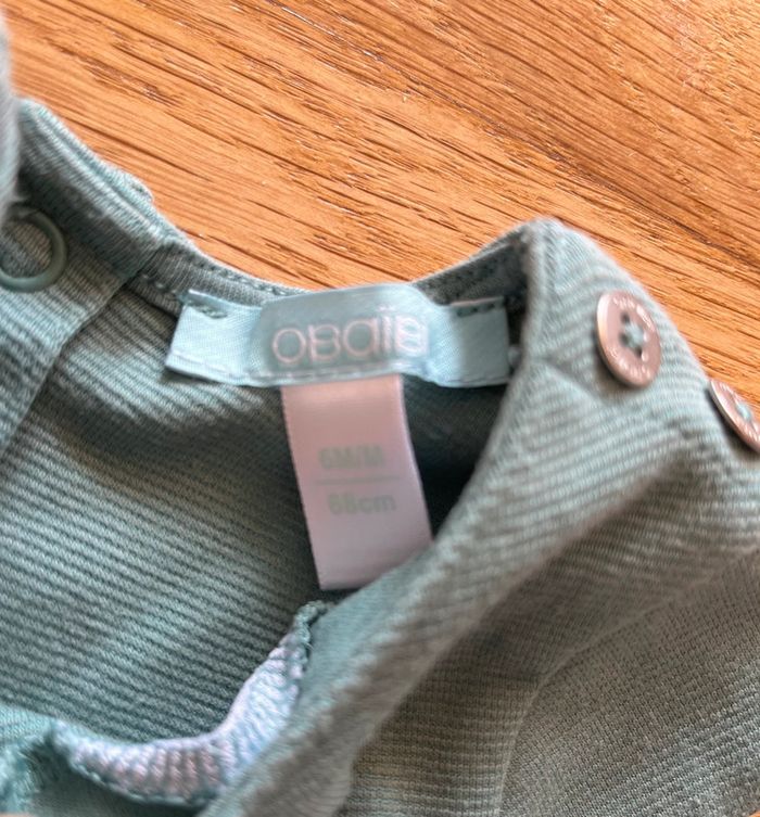 👶 Ensemble bébé fille 6 mois Obaïbi 3 pièces barboteuse combishort teeshirt bandeau manches longues - photo numéro 3