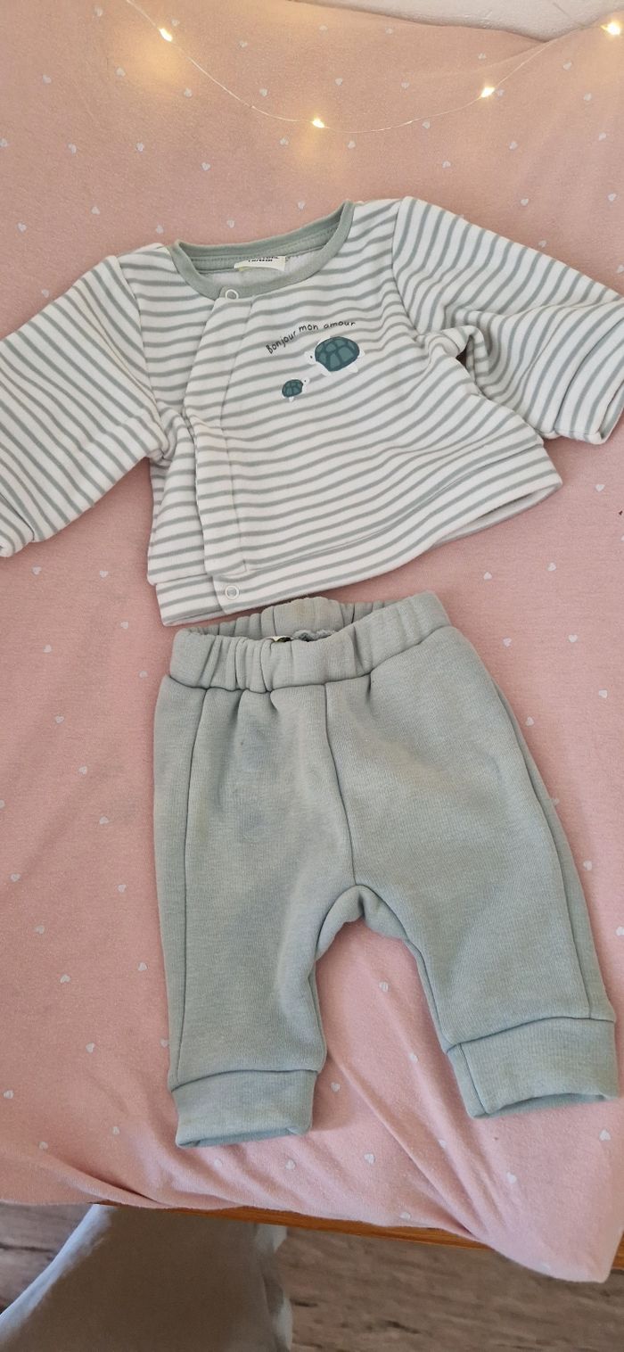 Ensemble bébé 1 mois