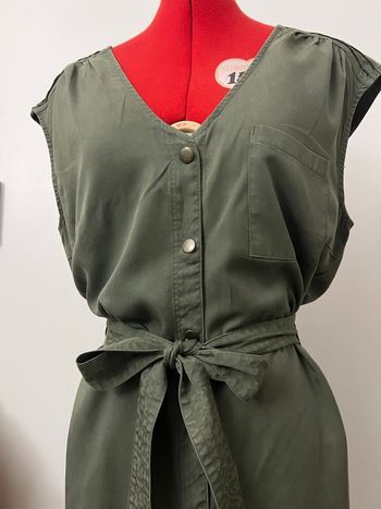 Robe fluide ceinturée droite kaki Gémo