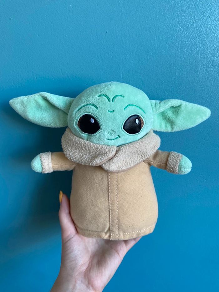 Peluche bébé Yoda grogu the mandalorian