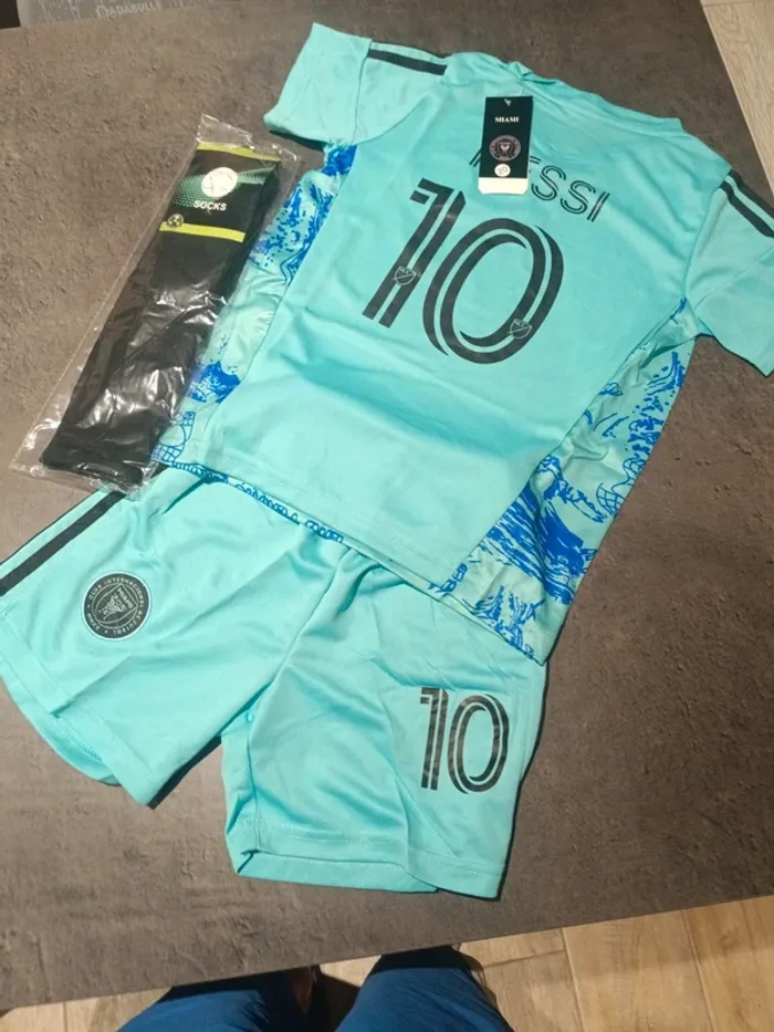 Tenue foot Léo Messi Inter Miami bleu. T.20