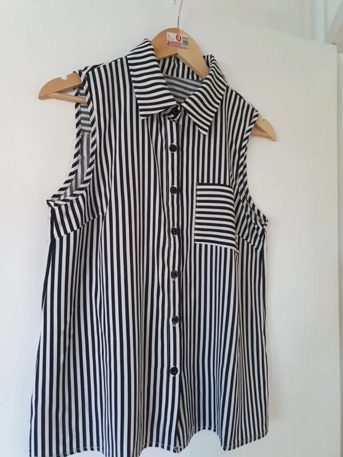 Blouse avec bouton à rayure sans manche - photo numéro 2