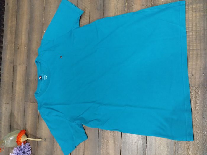 T-shirt Tommy Hilfiger vert garçon 16/18 ans – Manches courtes coton – Très bon état  Description :