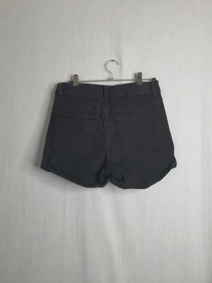 Short en jean noir bershka - photo numéro 3