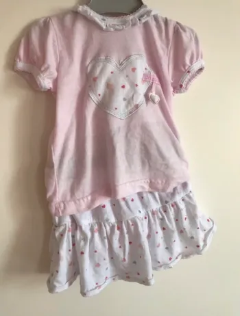 Ensemble t shirt + jupe 6 mois neuf