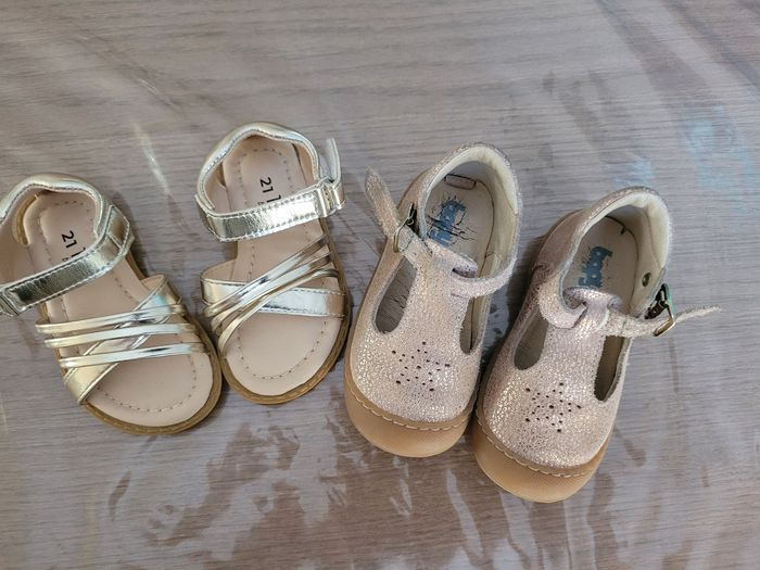 Lot de chaussures fille T21