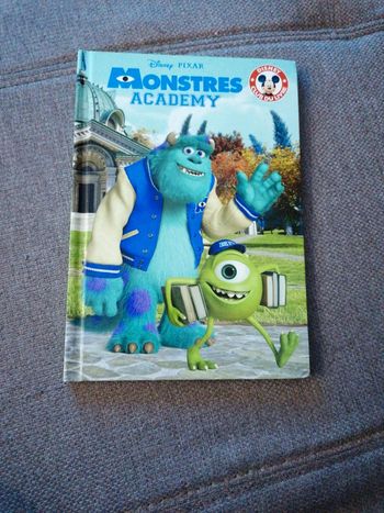 Livre Disney club du livre Monstres Academy