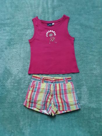 Tres joli ensemble débardeur short 5 ans