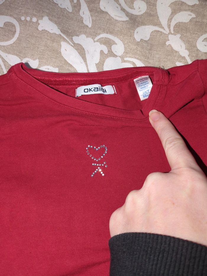 T-shirt manches longues rouges Okaïdi strass 2 ans neuf - photo numéro 2