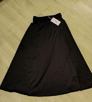 Très belle jupe satin XXS