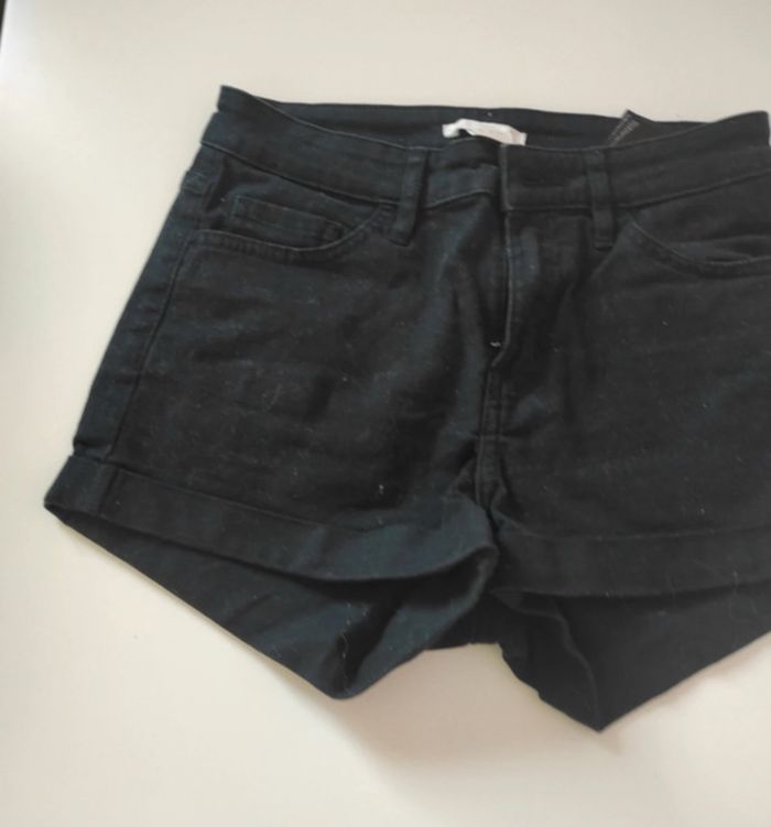 Short noir - photo numéro 4