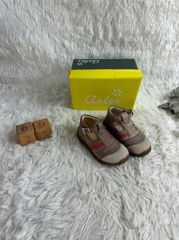Paire de sandales Aster taille 23