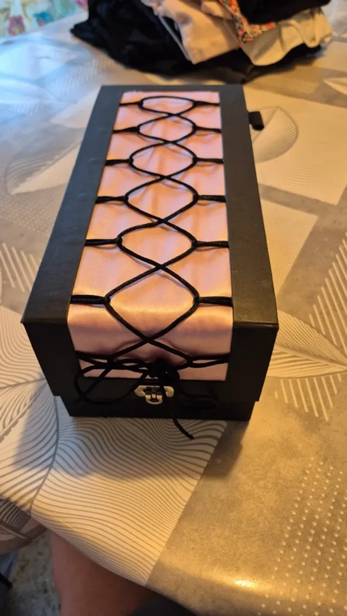 Boîte rangement avec cadenas