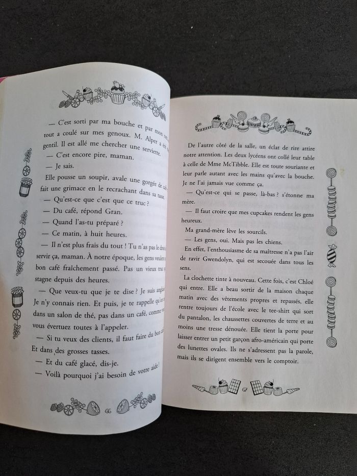 Lot de 2 livres Cupcakes & compagnie en bon état - photo numéro 4