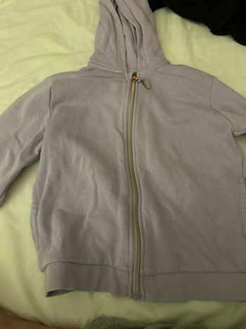 Sweat-shirt à capuche violine 