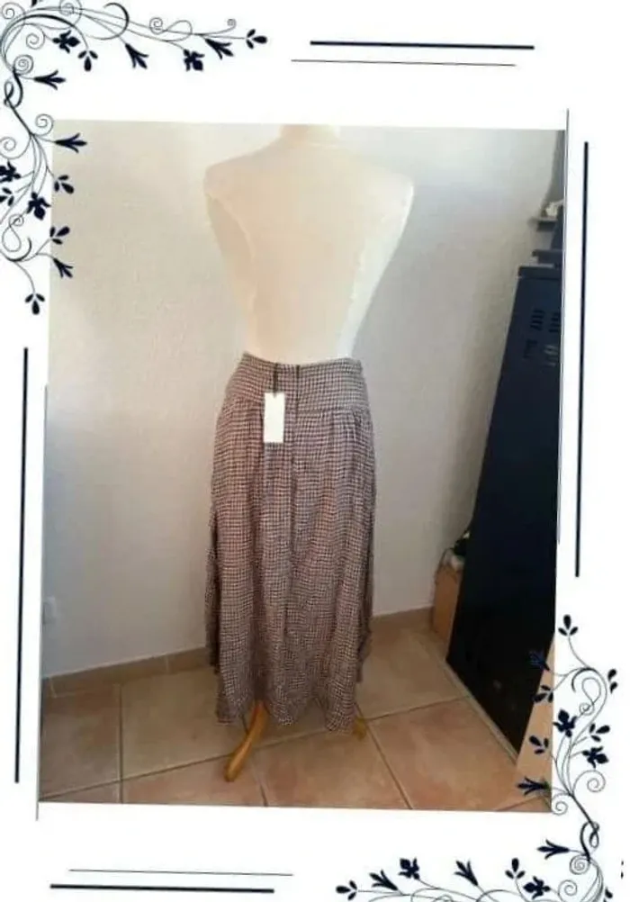 Jupe  pied  de poules  T40  neuf avec étiquette - photo numéro 7