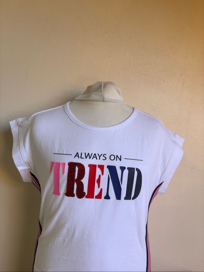 T-shirt fille taille 146/152 - photo numéro 2