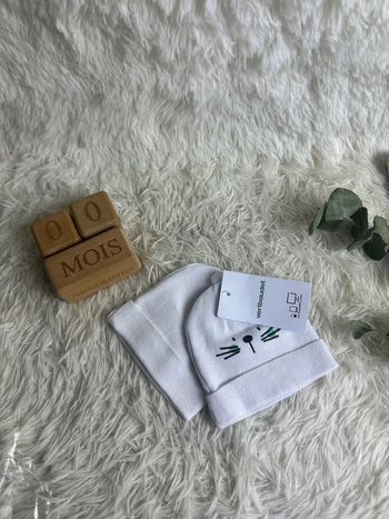 Lot de 2 bonnets vertbaudet taille naissance