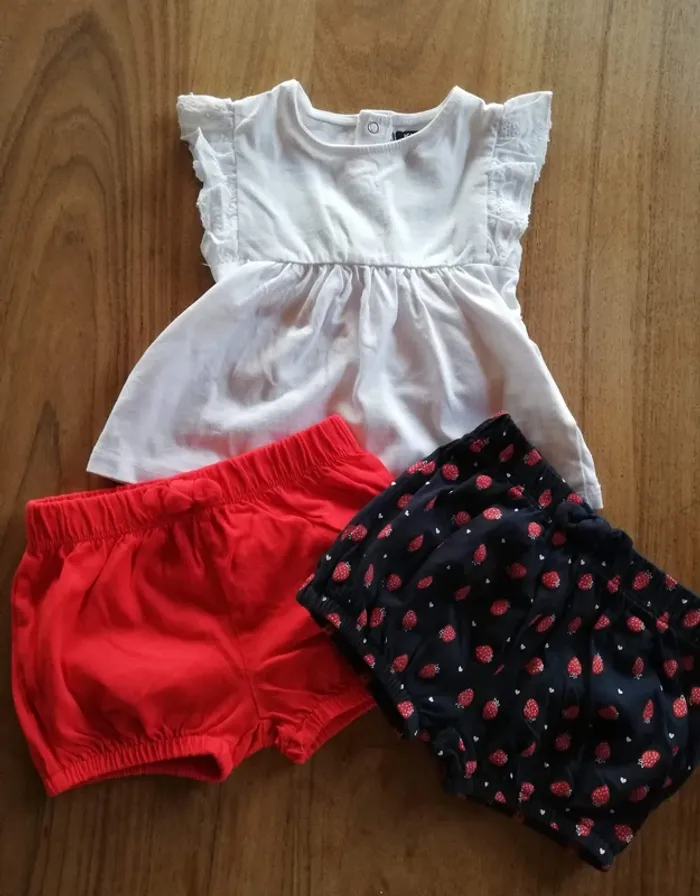 2 Bloomers et Tee-shirt blanc 68 Kiabi