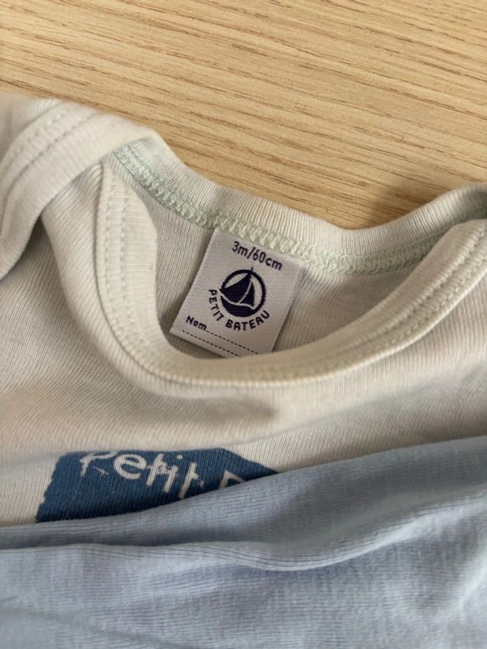 Lot de cinq bodies, petit bateau taille 3 mois - photo numéro 4