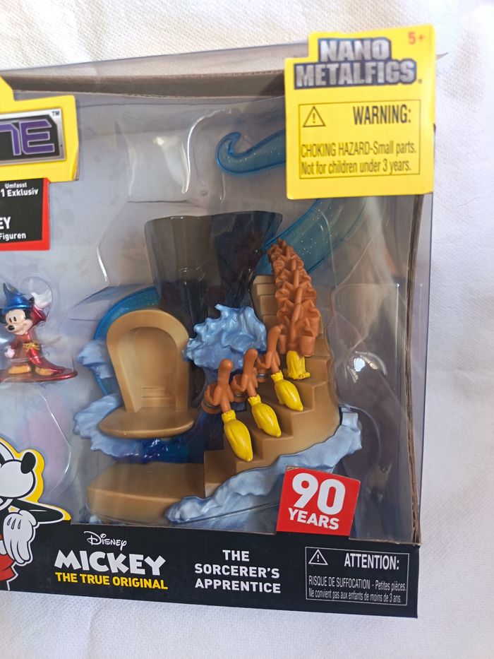 Nano Metalfigs – Nano Scene Mickey l’Apprenti Sorcier (Édition Spéciale 90 ans) - photo numéro 3