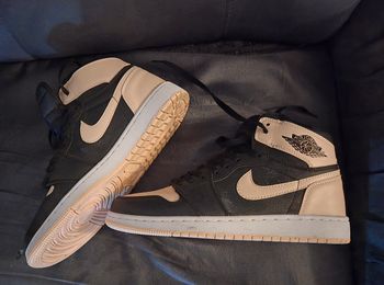 Jordan 1 Retro High OG GS 'Crimson Tint