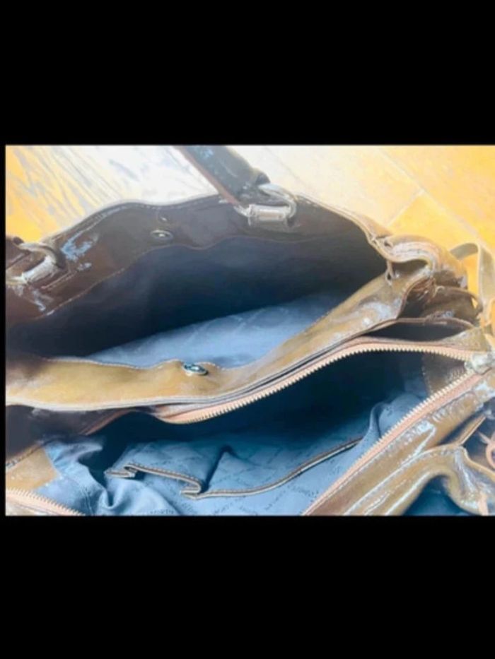 Sublime sac en cuir vernis plinio visona - photo numéro 18