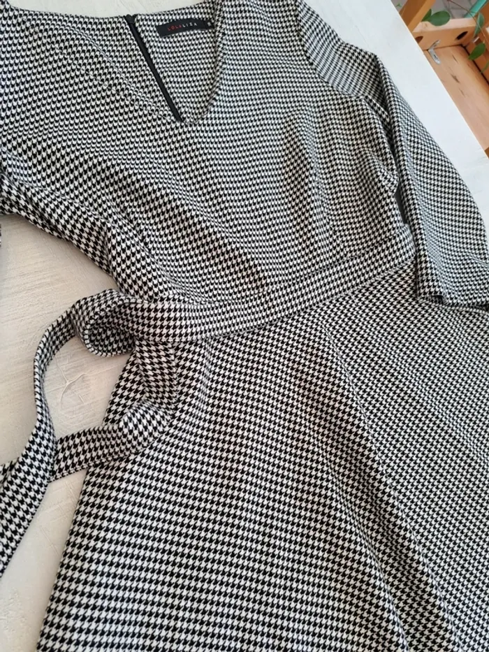 Robe Lola&Liza - taille 38 - motif pied de poule - décolleté en V - manches longues ceinture - photo numéro 2