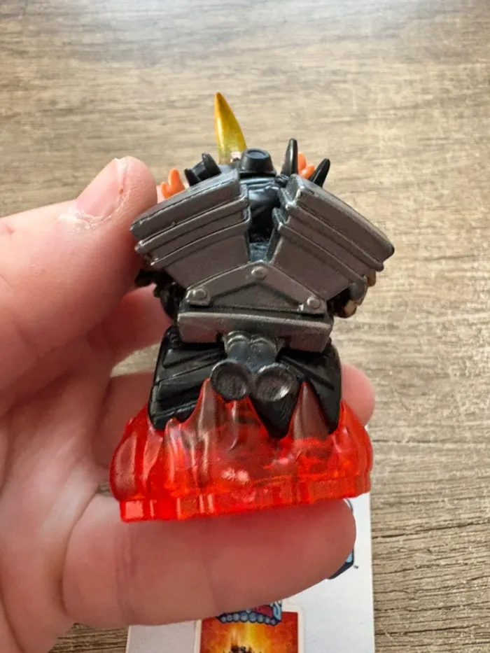 Hog wild fryno figurine skylanders trap team - photo numéro 7