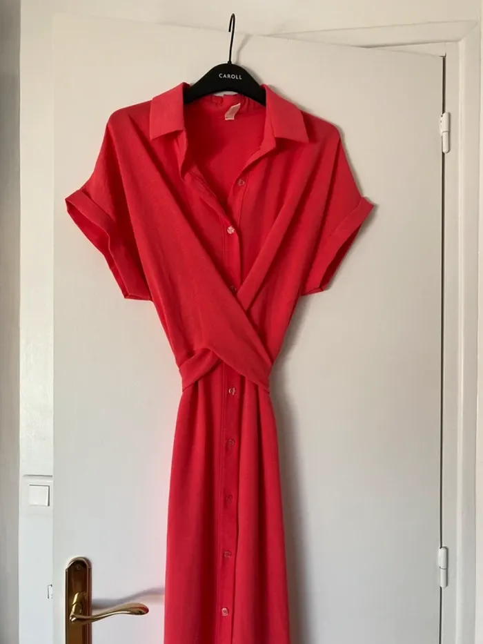 Robe longue corail à nouer à la taille