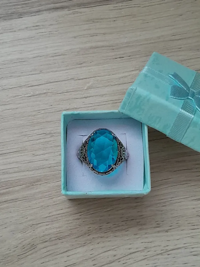 Magnifique bague, style vintage, pierre bleue, taille 60 - photo numéro 1