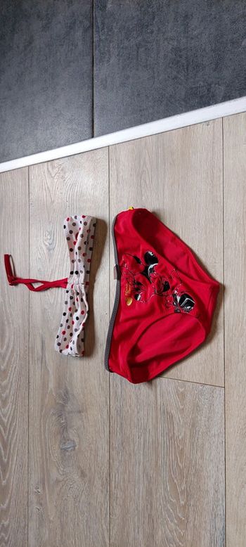 Bikini fille rouge et blanc, Disney, Minnie Mousse, 5/6 ans, nickel