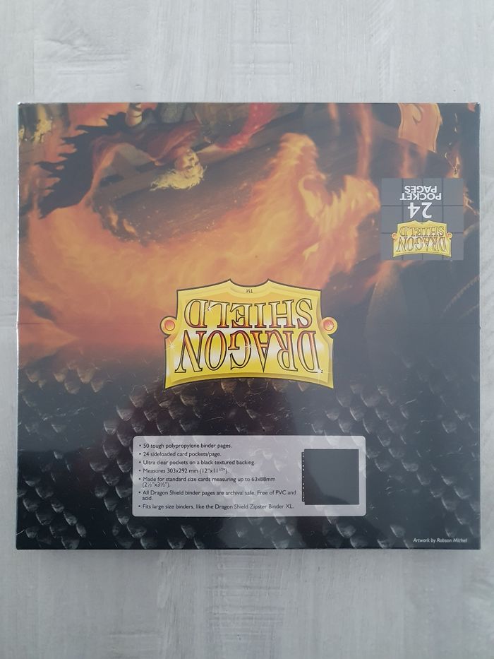 Paquet de 50 feuilles de classeur 24 pocket Dragon Shield Clear Noir - photo numéro 2