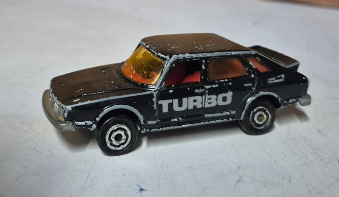 Voiture miniature vintage majorette saab turbo noir n284 1/64