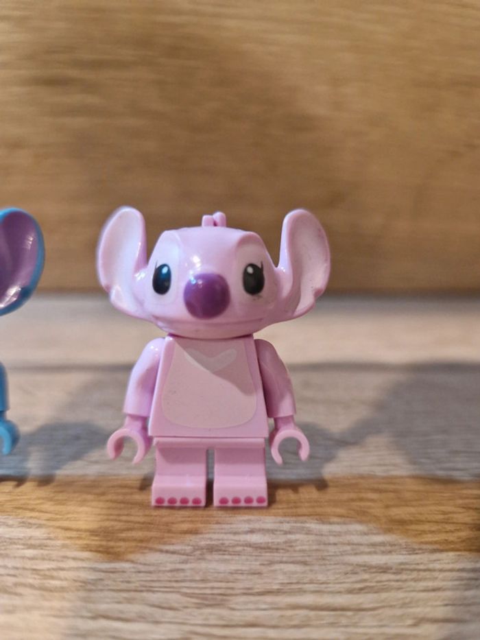 Figurines type lego Angele et Stitch Disney - photo numéro 3